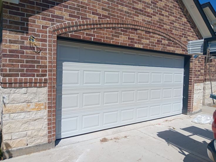 The Impact of a New Garage Door on Your Home’s Energy Efficiency
